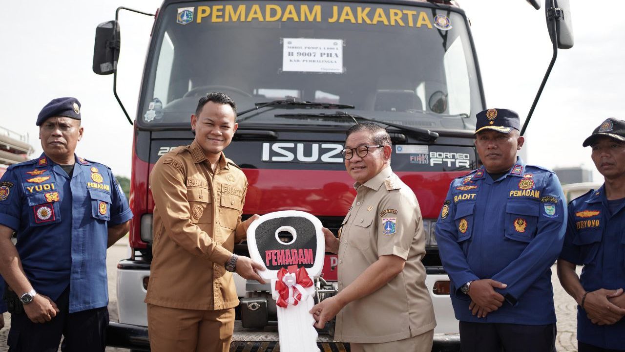 Terima Hibah KDO Damkar, Bupati Fahmi : Perkuat Layanan Kebakaran